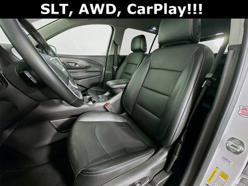 Used 2024 GMC Terrain SLT image 22