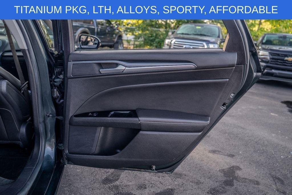 Used 2016 Ford Fusion Titanium FWD image 23