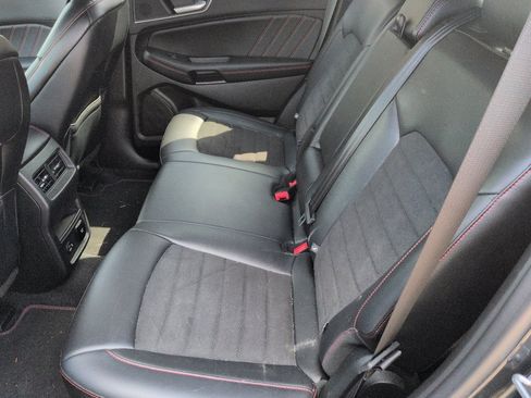 Used 2022 Ford Edge ST-Line image 6