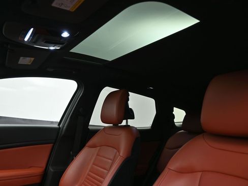 Used 2023 Kia Sportage SX image 23