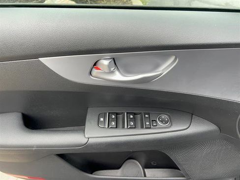 Used 2022 Kia Forte Sedan FWD image 9