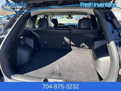 Used 2019 Jeep Cherokee Trailhawk w/ Cold Weather Group image 9