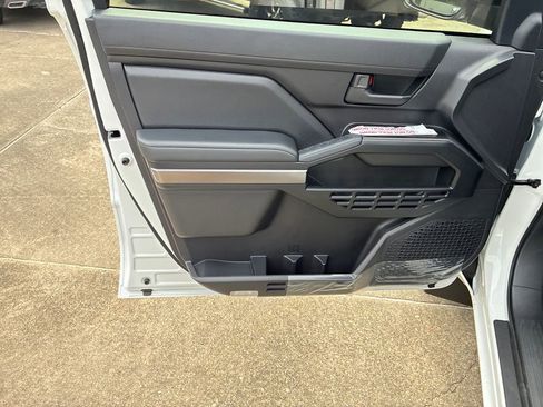 New 2026 Toyota 4Runner SR5 AWD/4WD image 12