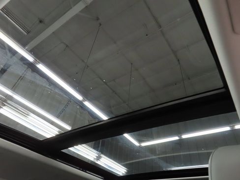 Used 2025 Ford Expedition Platinum w/ Platinum Ultimate Package image 32