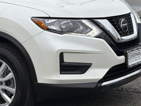 Used 2019 Nissan Rogue SV image 5