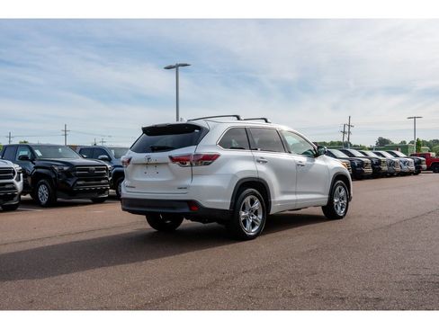 Used 2016 Toyota Highlander Limited image 5