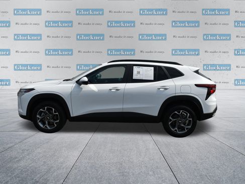 Used 2025 Chevrolet Trax LT image 10