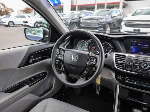 Used 2016 Honda Accord LX image 5