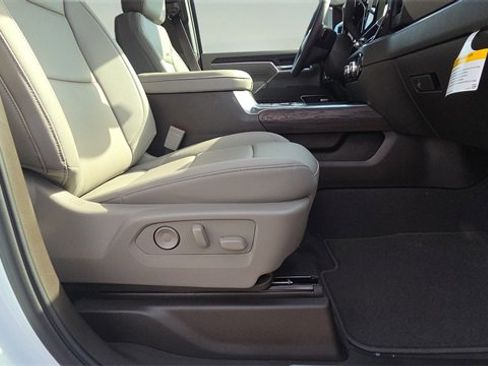 New 2026 GMC Sierra 2500 SLT w/ SLT Premium Package image 15