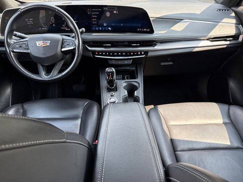 Used 2024 Cadillac XT4 Premium Luxury image 13