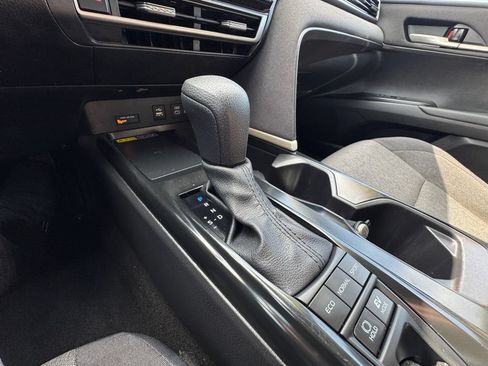 Used 2025 Toyota Camry LE FWD image 27