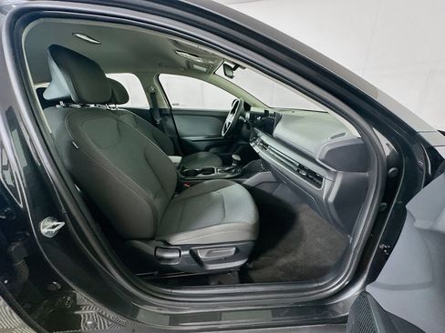 Used 2025 Kia K4 FWD image 30