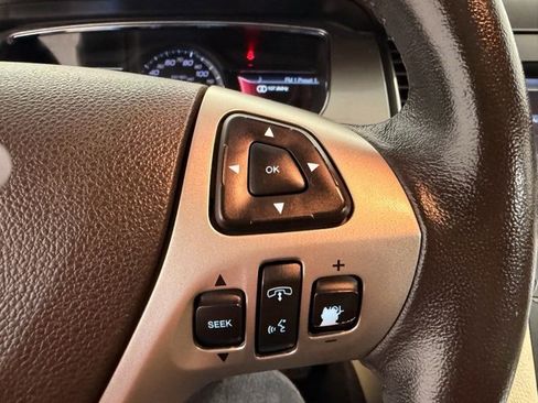 Used 2013 Ford Taurus SEL image 28
