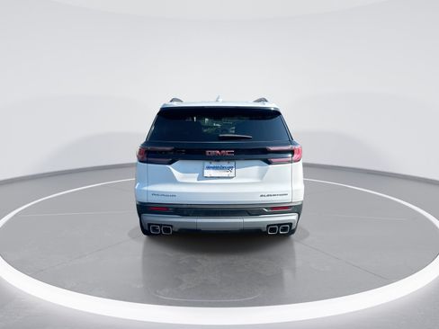 Used 2026 GMC Acadia Elevation w/ Elevation Premium Package FWD image 8