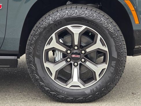 Used 2026 GMC Yukon XL AT4 Ultimate AWD/4WD image 9
