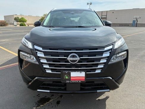 Certified 2024 Nissan Rogue Platinum w/ Platinum Premium Package FWD image 9