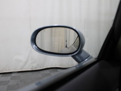 Used 2005 Chrysler Crossfire Limited image 10