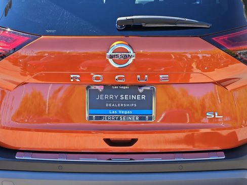 Used 2021 Nissan Rogue SL w/ Premium Package FWD image 13