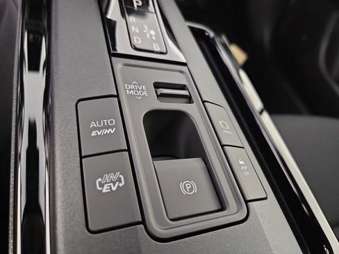 Used 2026 Toyota Prius Plug-In Hybrid image 27