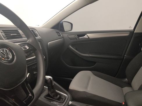 Used 2017 Volkswagen Jetta S image 17