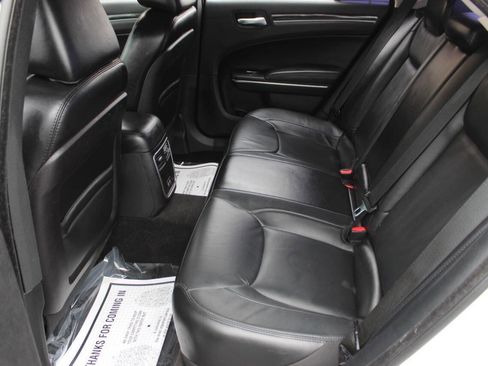 Used 2016 Chrysler 300 Limited image 14