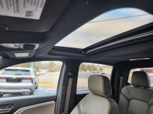 Used 2025 Chevrolet Colorado ZR2 w/ Technology Package image 8