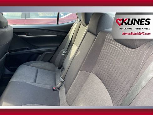 Used 2025 Toyota Camry LE image 32