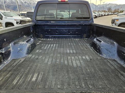 Used 2004 Ford F250 XLT image 30