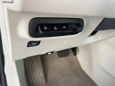 Used 2022 GMC Terrain Denali image 29