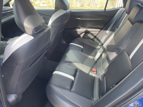 Used 2025 Toyota Camry SE image 18