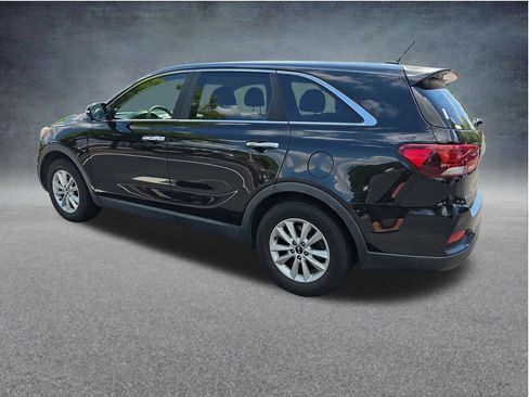 Used 2019 Kia Sorento L FWD image 11