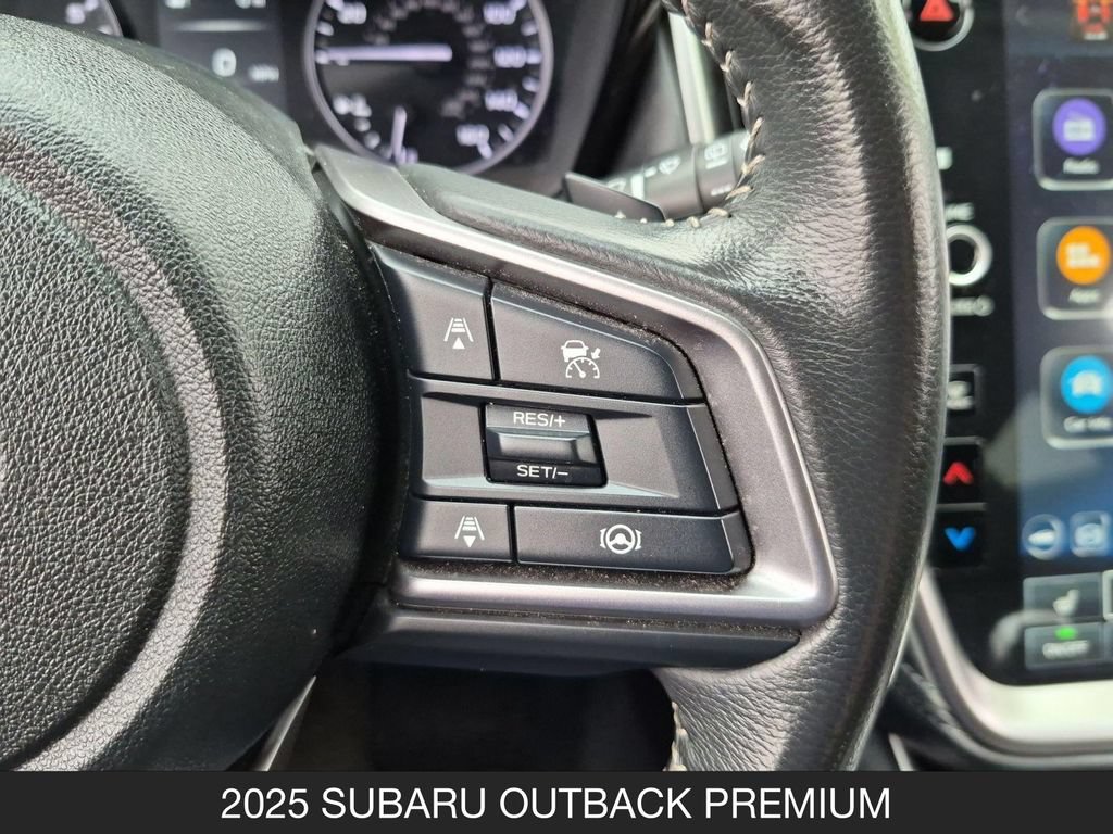 Used 2025 Subaru Outback Premium AWD/4WD image 18