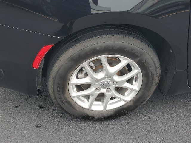 Used 2024 Chrysler Pacifica Touring-L FWD image 5