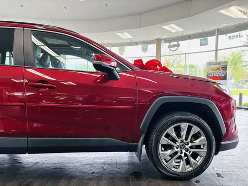 Used 2022 Toyota RAV4 XLE Premium AWD/4WD image 18