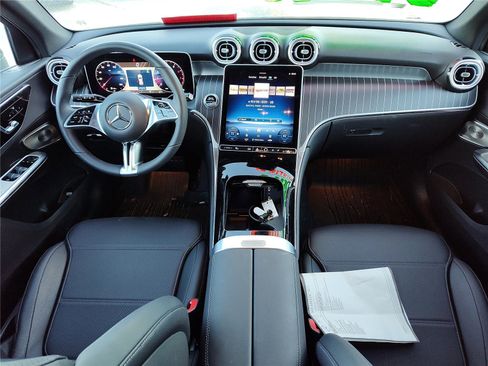 New 2025 Mercedes-Benz GLC 300 4MATIC image 21