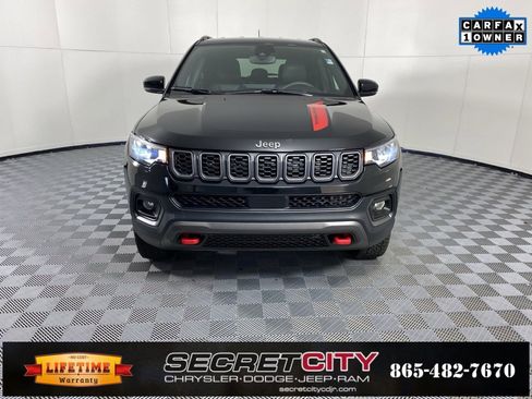 Used 2024 Jeep Compass Trailhawk w/ Trailhawk Convenience Group image 2