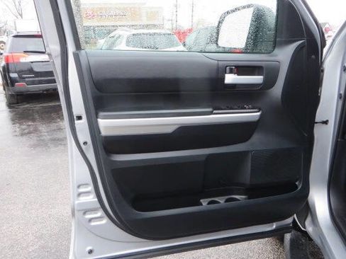 Used 2017 Toyota Tundra SR5 w/ SR5 Upgrade Package AWD/4WD image 9