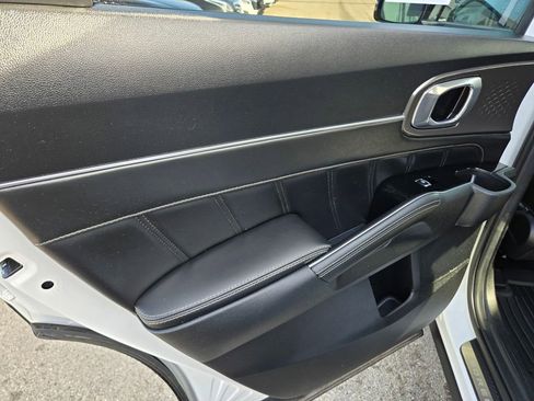 Used 2023 Kia Sorento SX AWD/4WD image 38
