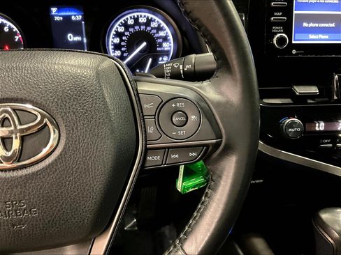 Used 2021 Toyota Camry SE FWD image 12