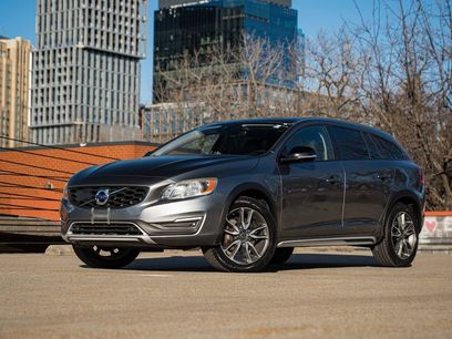 Used 2017 Volvo V60 T5 Cross Country w/ Convenience Package