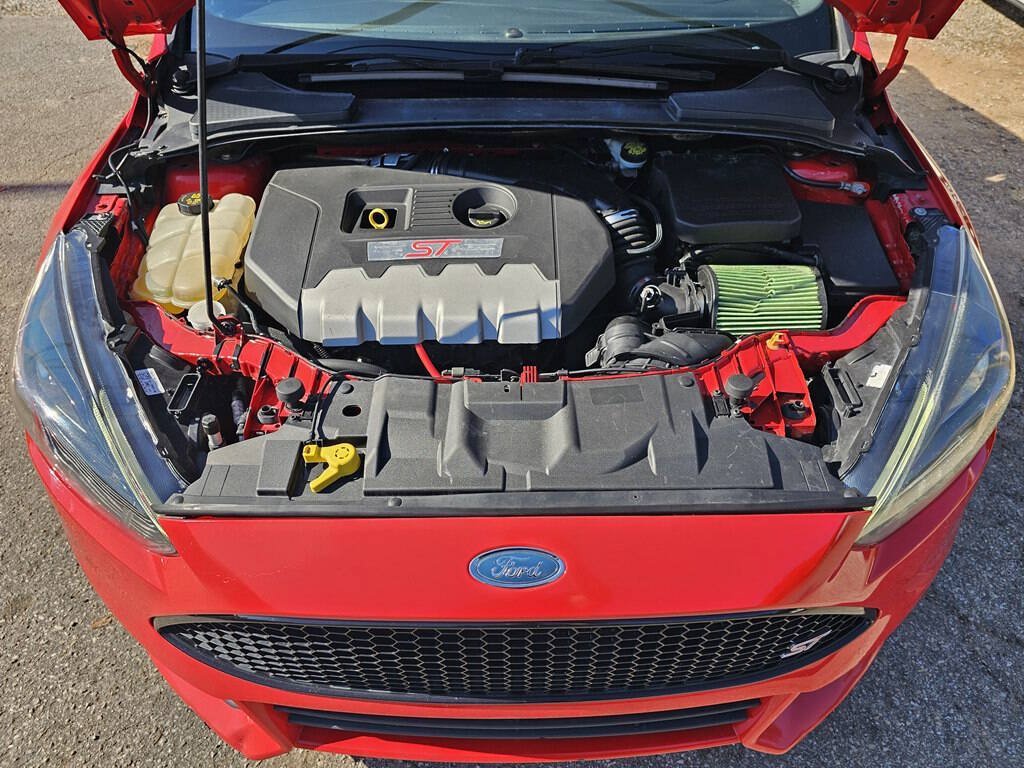 Used 2016 Ford Focus ST FWD image 29