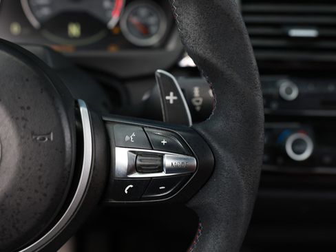 Used 2015 BMW M4 Convertible image 31