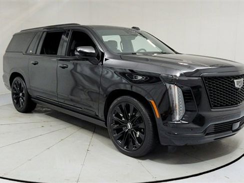 Used 2026 Cadillac Escalade ESV Sport w/ LPO, ONYX Package image 7