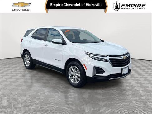 Used 2022 Chevrolet Equinox LT image 1