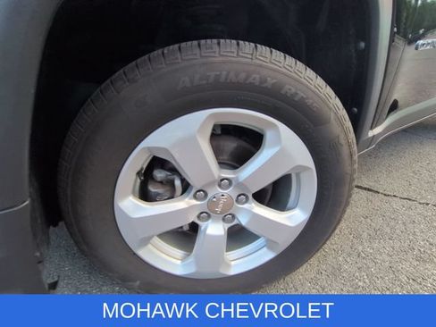Used 2021 Jeep Compass Latitude w/ Convenience Group AWD/4WD image 30