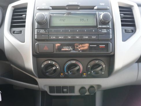 Used 2012 Toyota Tacoma PreRunner w/ SR5 Pkg image 31