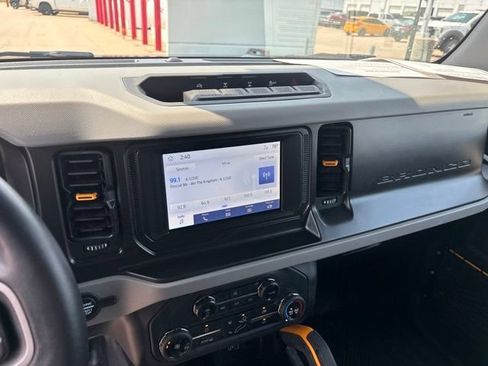 Used 2023 Ford Bronco Badlands AWD/4WD image 18