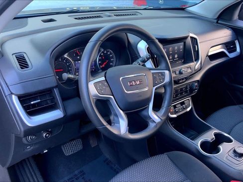Used 2022 GMC Terrain SLE image 14