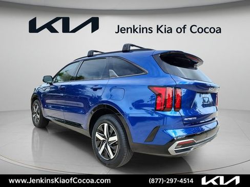 Certified 2023 Kia Sorento S w/ Panoramic Sunroof Package FWD image 7