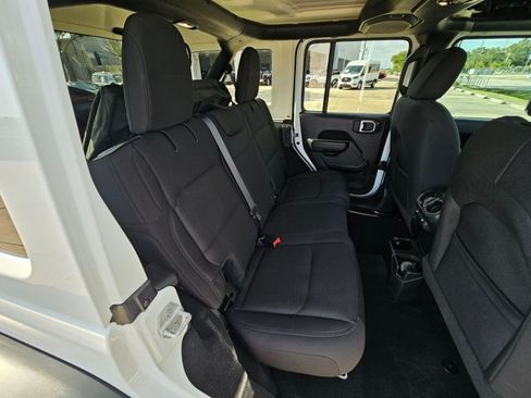 Used 2022 Jeep Wrangler Unlimited Sport AWD/4WD image 18